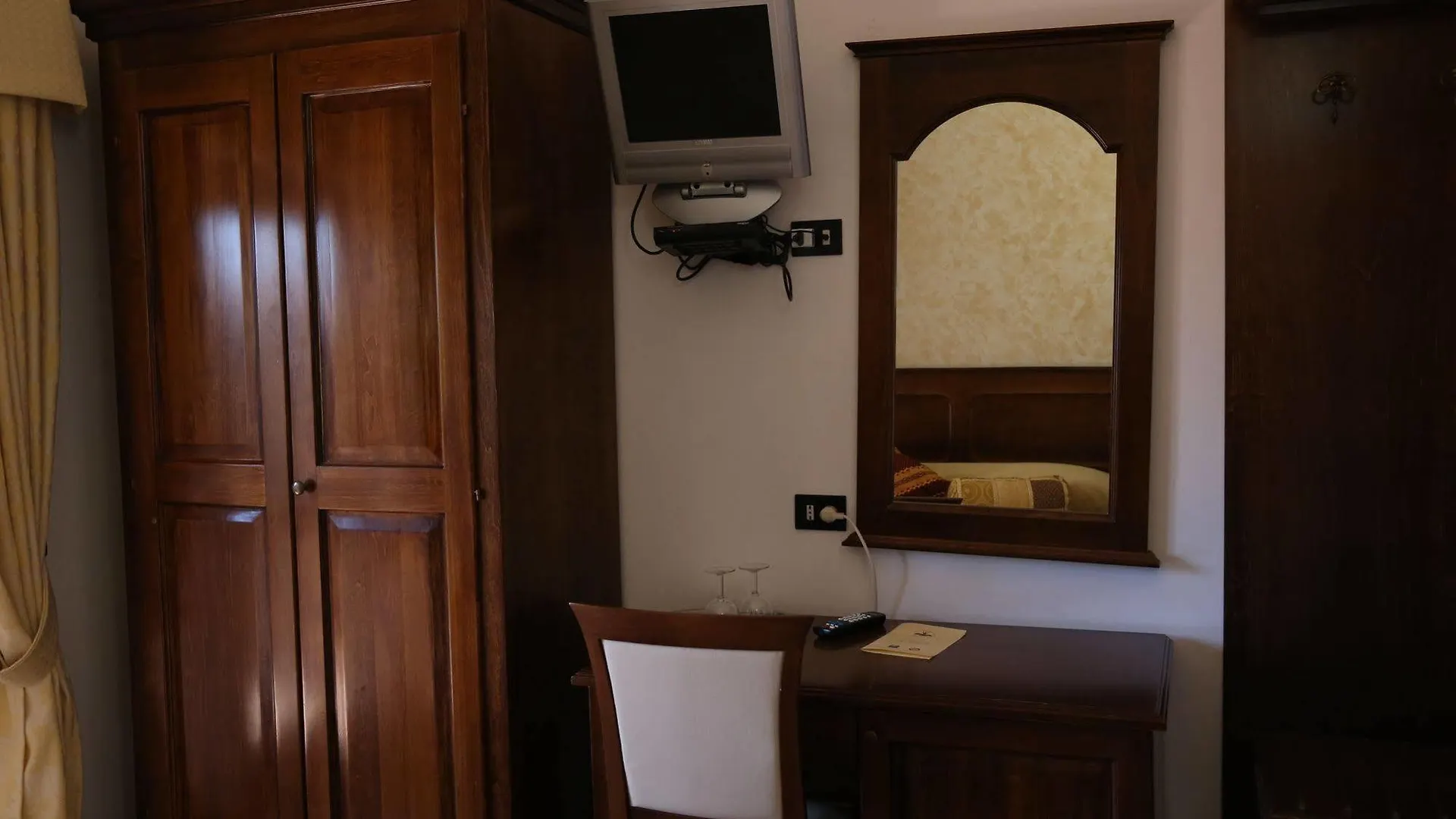 Hotel Ristorante Al Brunello Di Montalcino